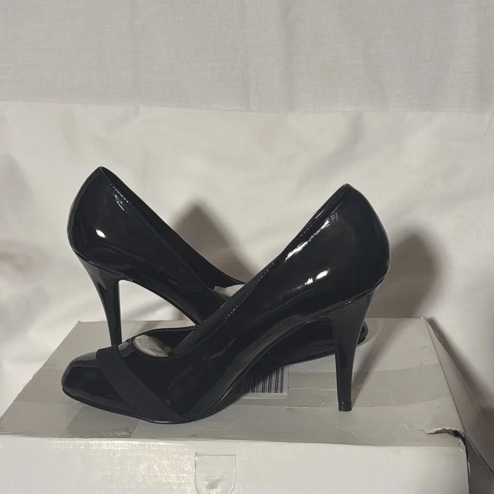 Chadwick's Women's Black Patent Leather Heels 8.5‎ M